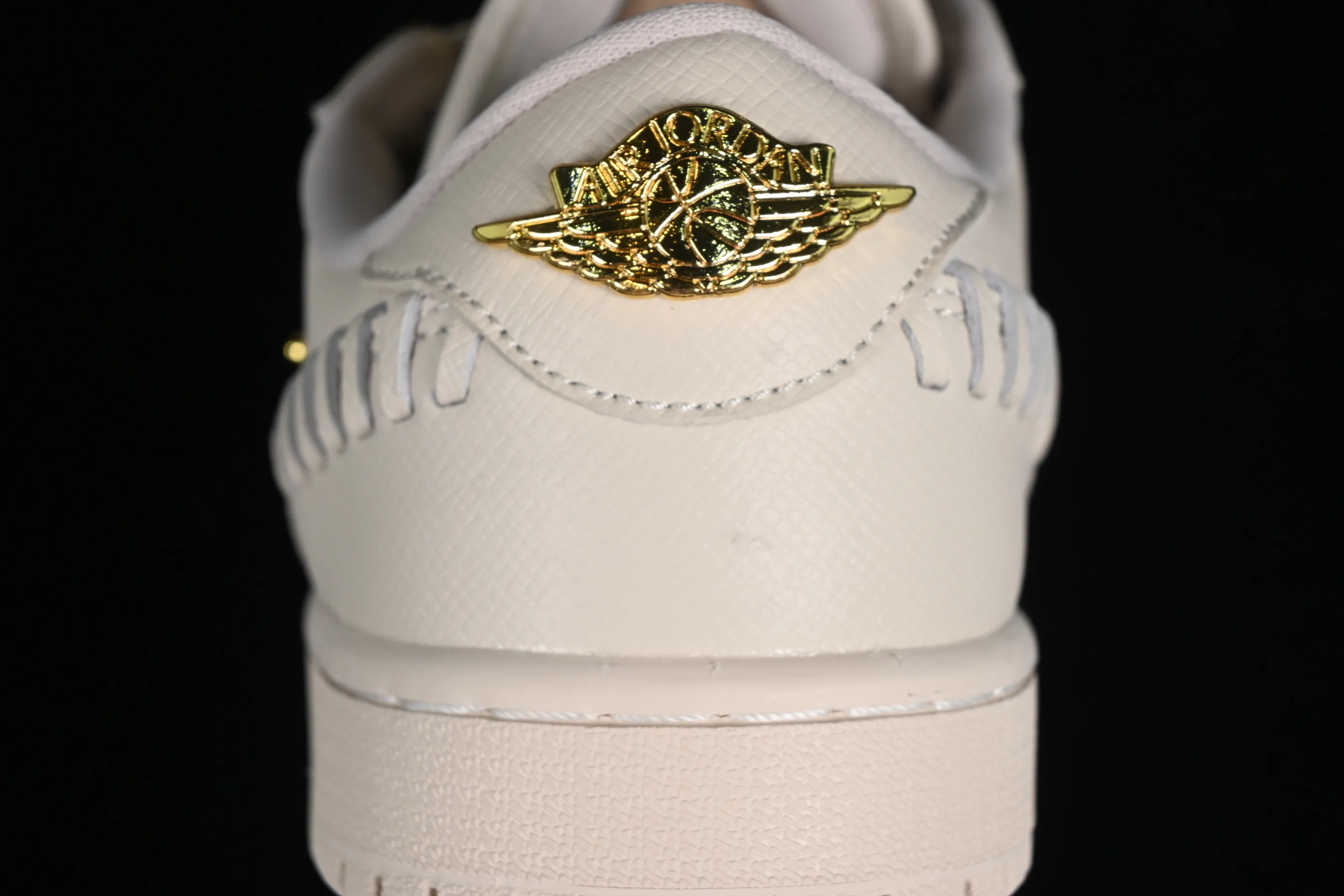 All categories Air Jordan Jordan series basketball shoes Air Jordan 1 Low Air Jordan 1 Low "Method of Make" AJ1 Joe 1 white gold low-top cultural and leisure sports shoes FN5032-200